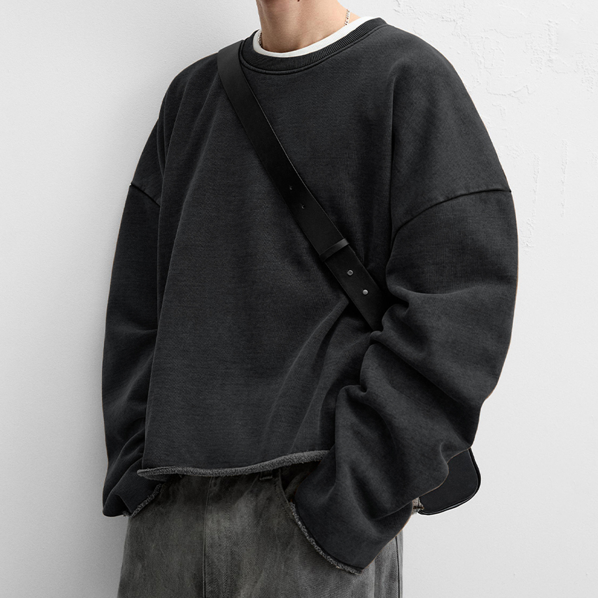 Heavyweight Washed Cropped Sweatshirt