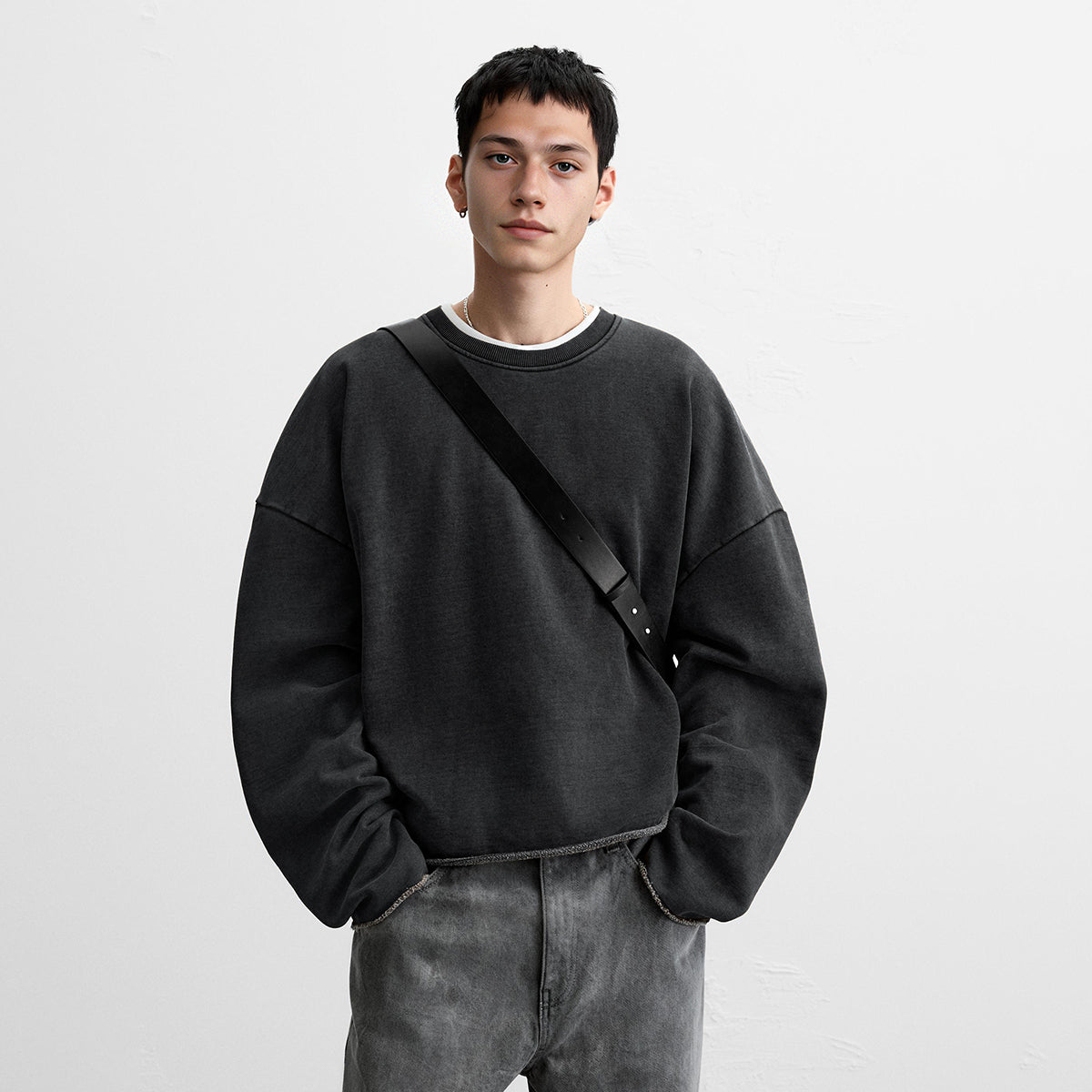 Heavyweight Washed Cropped Sweatshirt