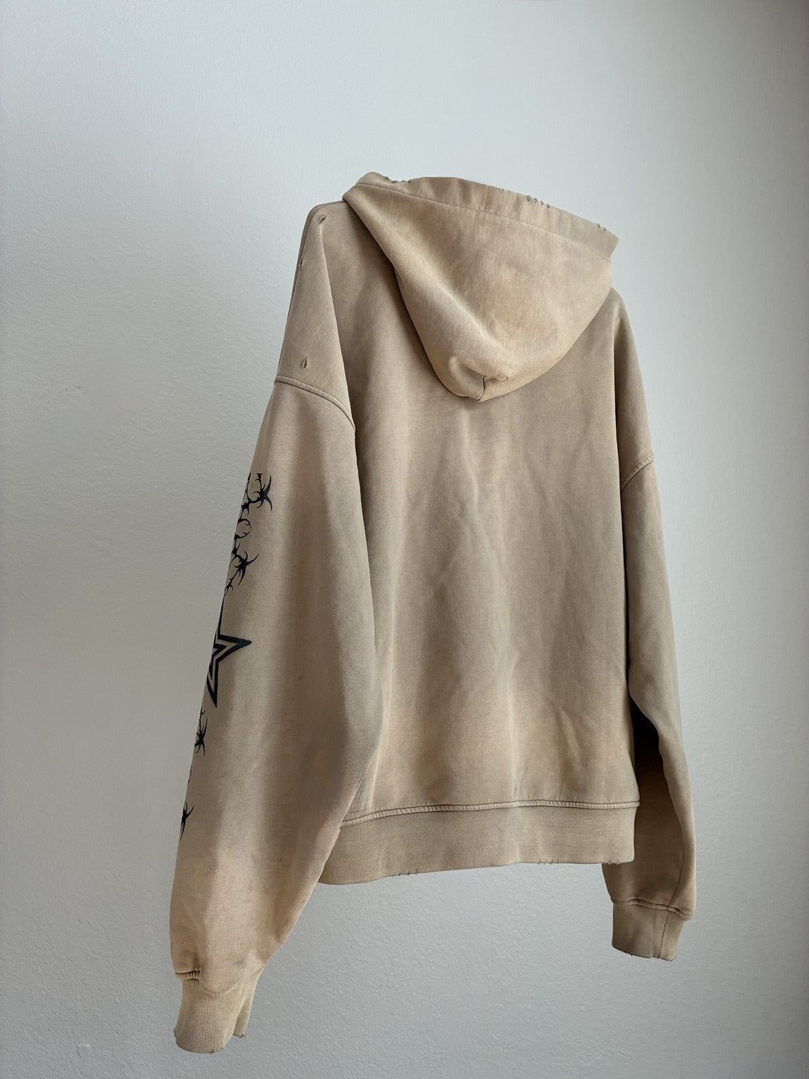 100% cotton ● Heavyweight ● Distressed Zip-Up Hoodie (420GSM)
