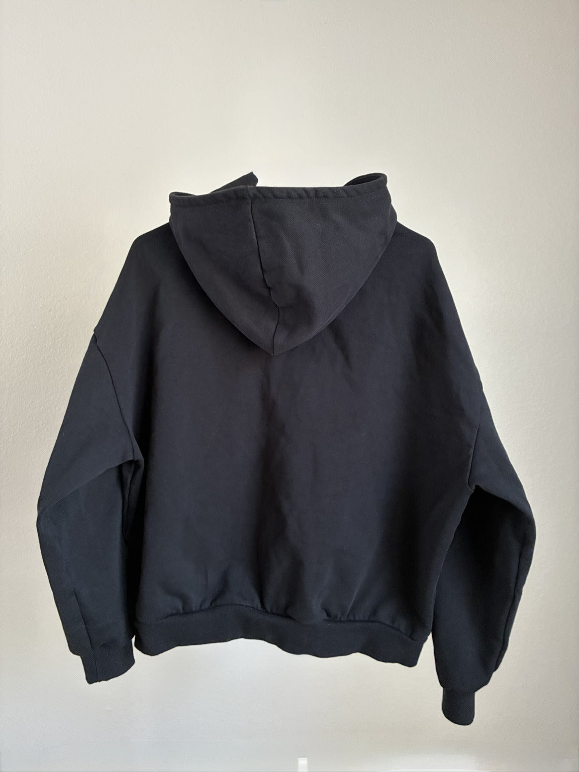 100% cotton ● Classic Fit Hoodie  (400GSM)
